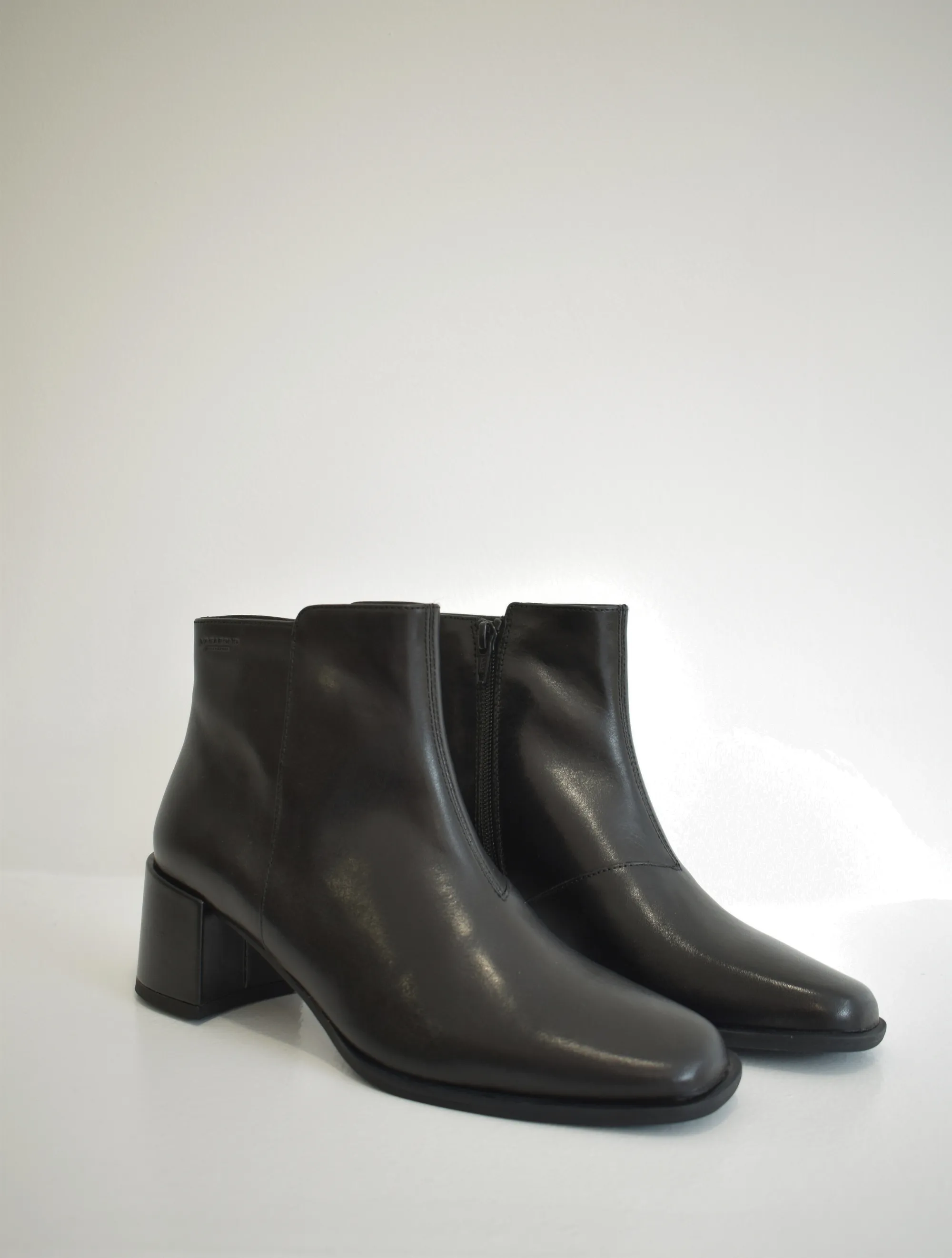 Stina Boot Black