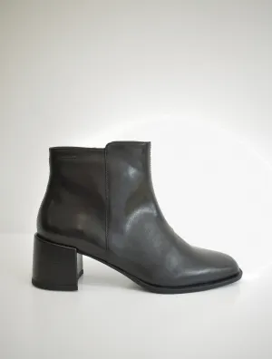 Stina Boot Black